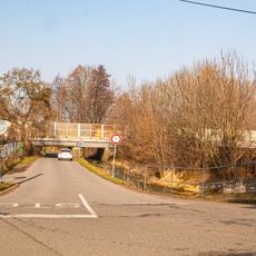 Železniční most přes Bylanku a místní komunikaci ve Svítkově