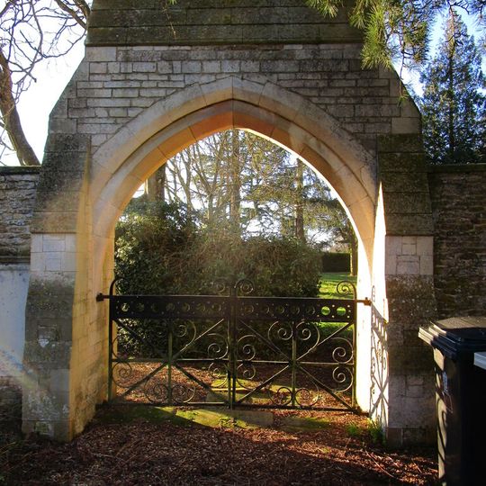 Gateway, Gates And Wall At Churchyard Of St Martin