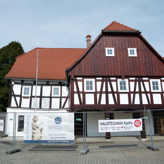 Ernst-Thälmann-Platz 8