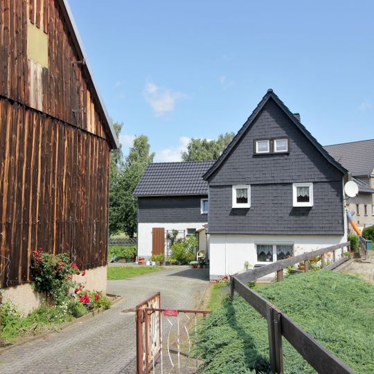 Wohnhaus mit winkelförmigem Seitengebäude Pietzschwitz 3