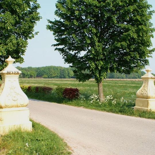 Beverweert: hekpalen bij Bevertweersteweg