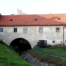 Dessewffyovský kaštieľ, stavba priechodová