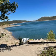 Playa del embalse de Ricobayo