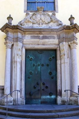 Entrance 1
