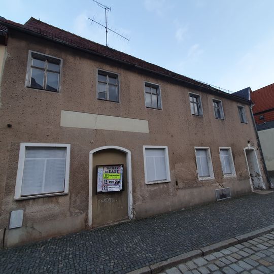 Wohnhaus in nach links geschlossener Bebauung Fabrikgasse 2