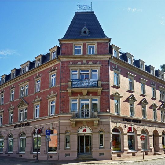 Mietshaus in geschlossener Bebauung und Ecklage Röderstraße 1