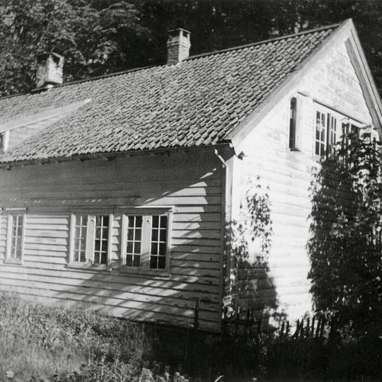 MYROLDHAUG - KAPTEINSGÅRDEN