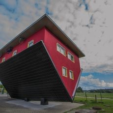 Haus auf dem Kopf