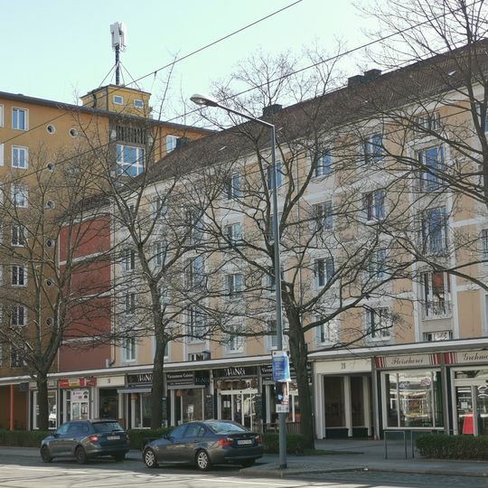 Borsbergstraße 24, 26, 28, 30, 32