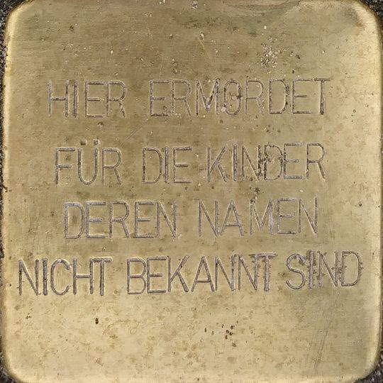 Stolperstein für die unbekannten Kinder