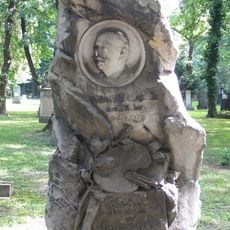 Ondrejský cintorín, náhrobok s reliéfom