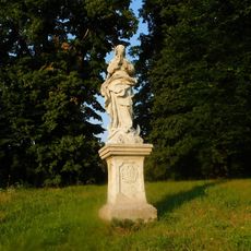 Socha Panny Marie v zámecké zahradě v Napajedlech