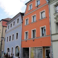 Wohn- und Geschäftshaus