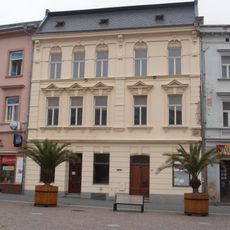 Dolní náměstí 10