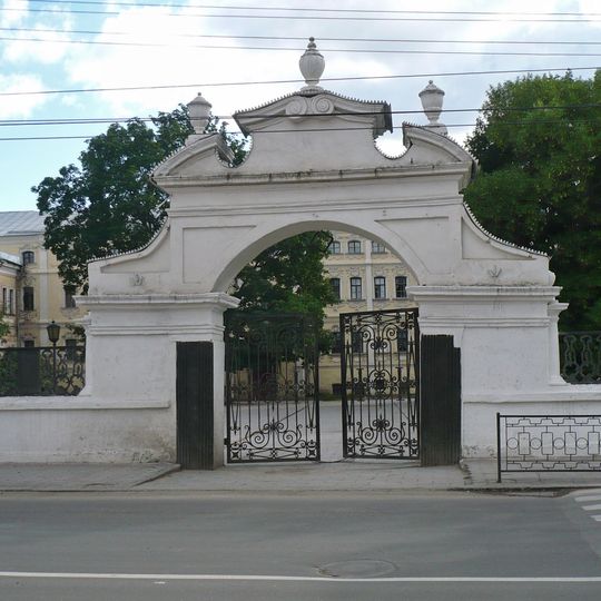 Ограда с воротами усадьбы Лугининых