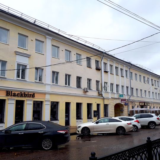 Доходный дом с лавками и флигель с галереей