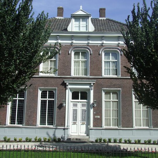 Villa in eclectische vormen opgetrokken