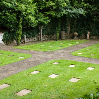 Cliveden War Cemetery