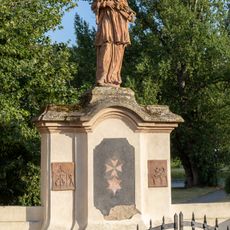 Socha svatého Jana Nepomuckého u zámku v Dobřichovicích
