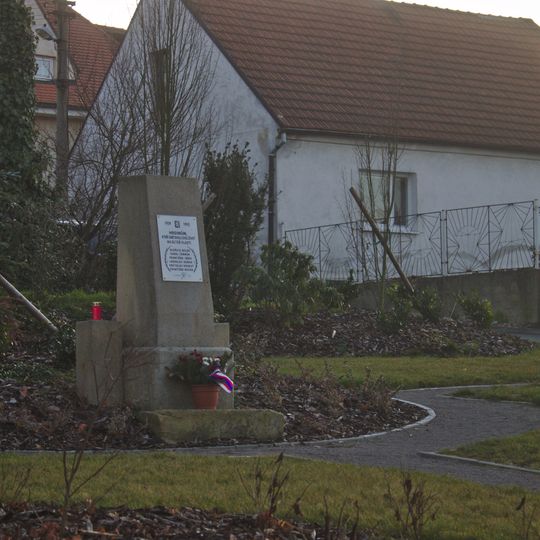 World War II memorial in Kamenné Žehrovice