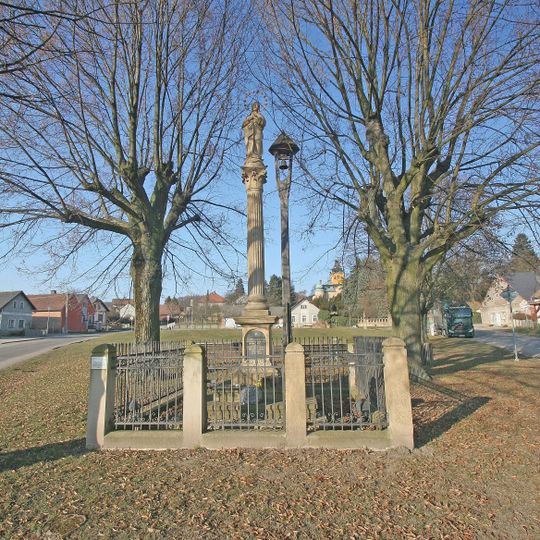 Sloup se sochou Panny Marie v Holovousích