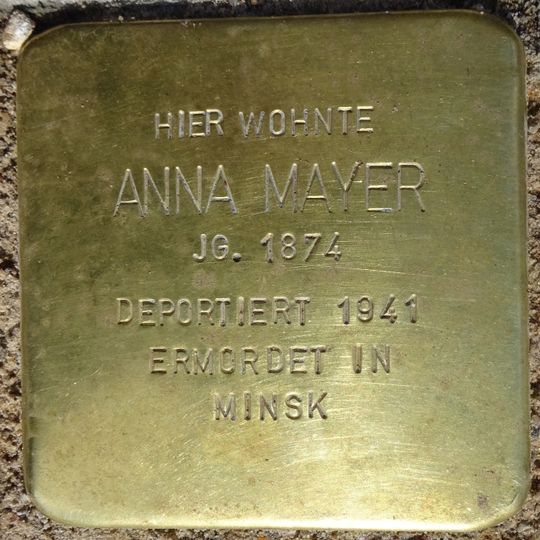 Stolperstein en memoria de Anna Mayer