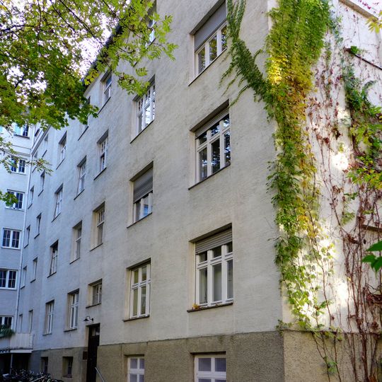 Rückgebäude