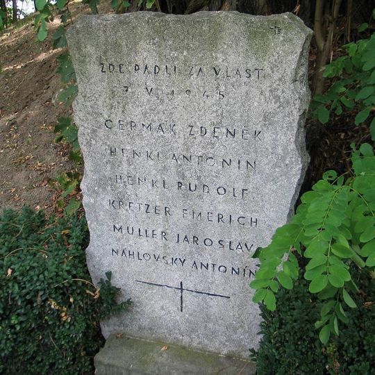 Pomník padlým dne 7. 5. 1945 na Hostibejku v Kralupech nad Vltavou