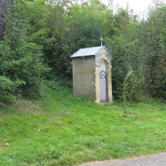 Kaplička u skály Hrnčíř v Horní Kamenici