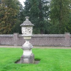 Twee vazen op het bastion