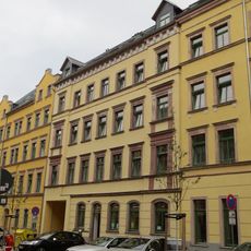 Mietshaus in geschlossener Bebauung Untere Aktienstraße 4