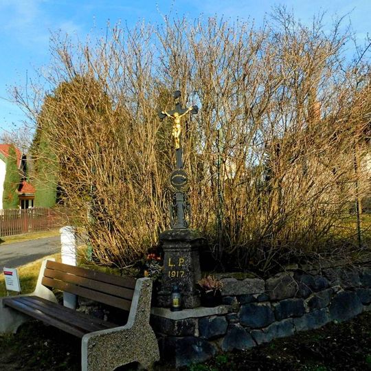 Kříž v Husově ulici ve Velkých Popovicích