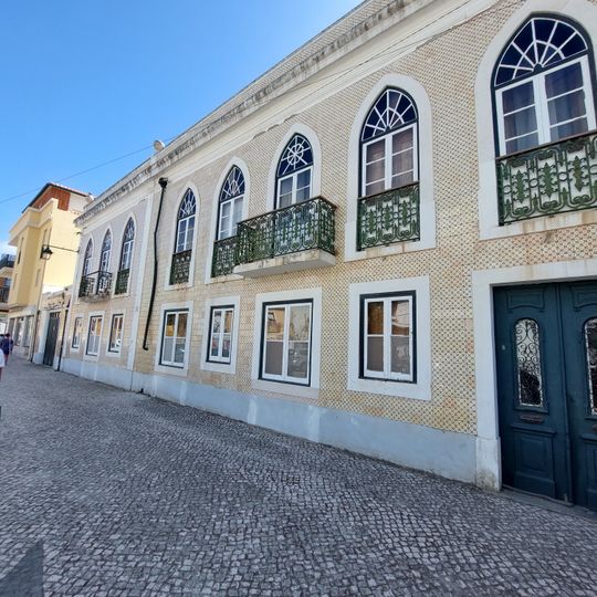 Edifício no Largo Vitorino Frois, n.º 2 a 5