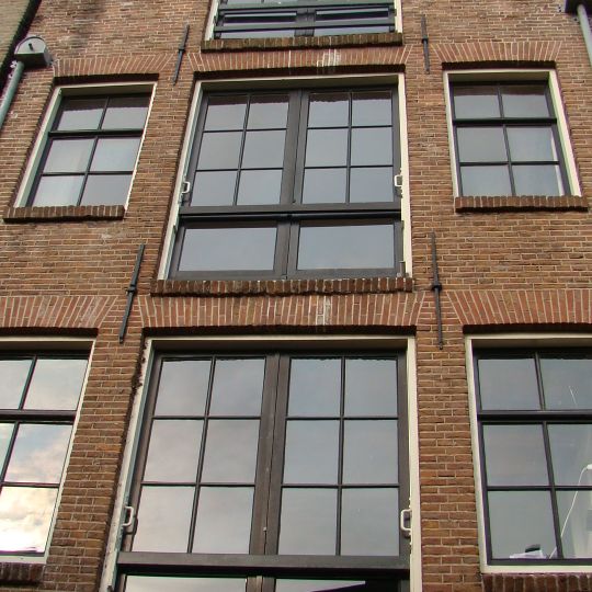 Pakhuisgroep met twee puntgevels