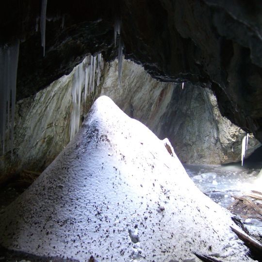 Focul Viu cave