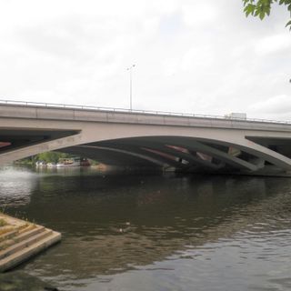 Runnymede Bridge