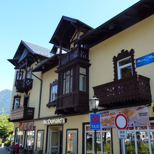 Wohn- und Geschäftshaus