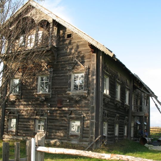 Savelyevy House, Petry