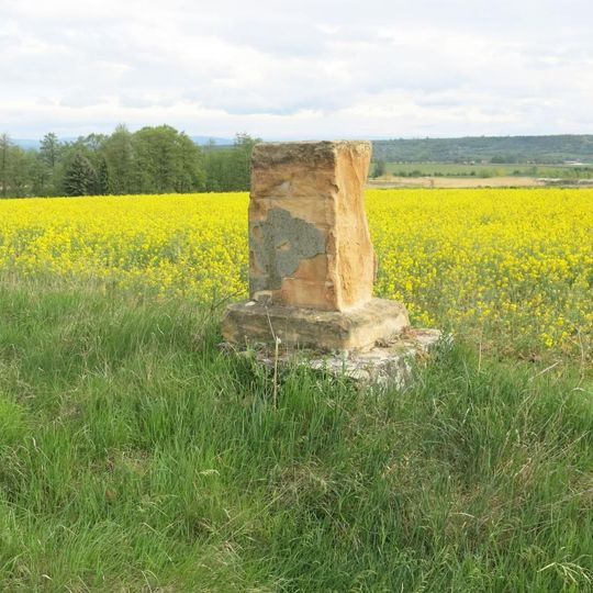 Kříž u polní cesty východně od Roztyl