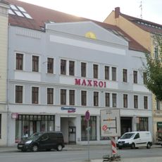 Wohn- und Geschäftshaus und Druckerei-Werkstattgebäude im Hof Demianiplatz 28