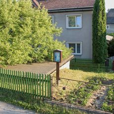 Obrázek v Hrabenově u hlavní silnice (2)