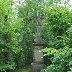 Kříž u cesty nad řekou v Dukovanech