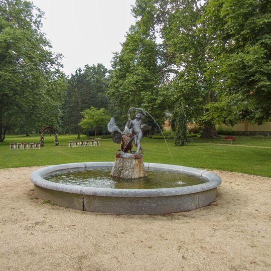 Kašna v Sobotíně v zámeckém parku