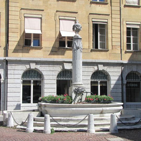 Fontaine de la place de l'Hôtel de Ville
