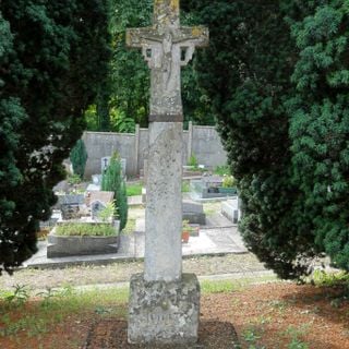 Ancienne croix de cimetière de Vauréal