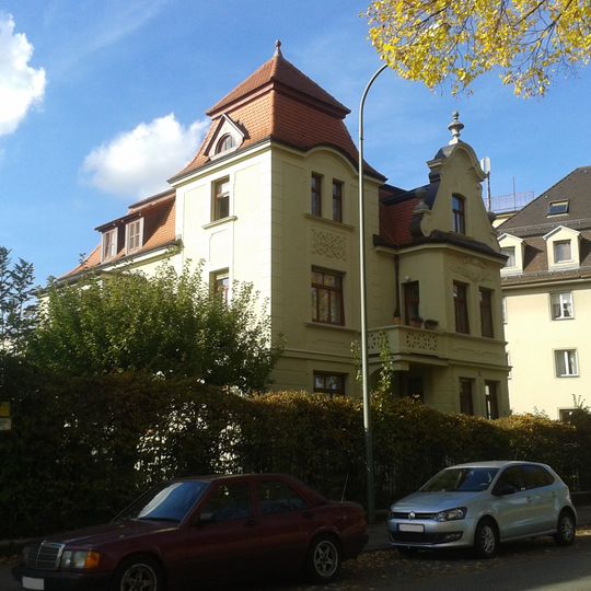 Lutzstraße 8