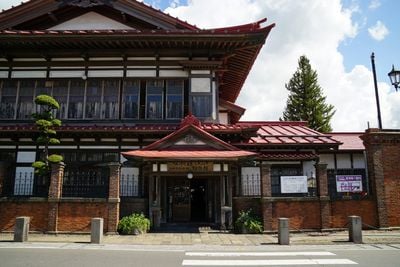 Entrance 5
