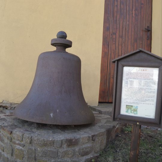 Zvon u kaple Cyrila a Metoděje v Chlístově