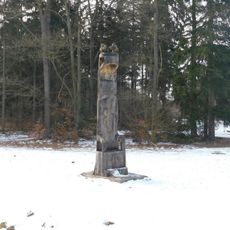 Plastika Královský trůn na Šubrtě v Lánské oboře