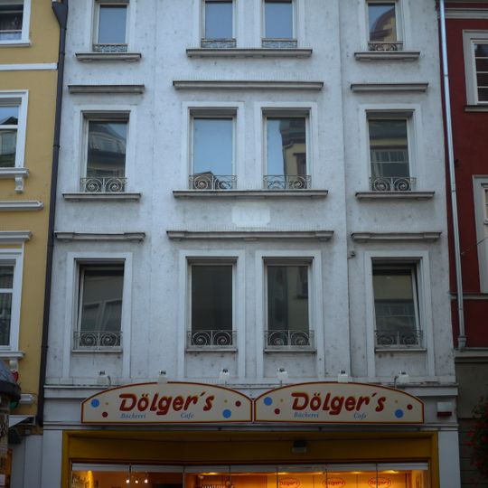 Wohn- und Geschäftshaus